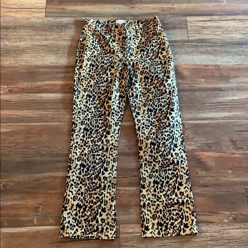 Kickout crop pant in leopard print